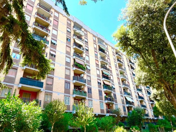 appartamento in vendita a Roma in zona Spinaceto