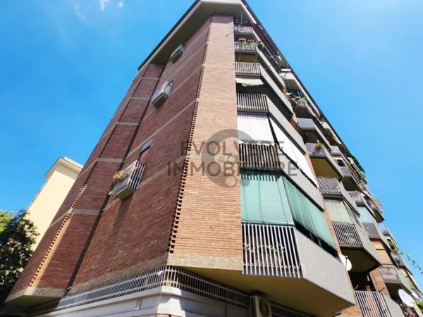 appartamento in vendita a Roma in zona Appio Claudio