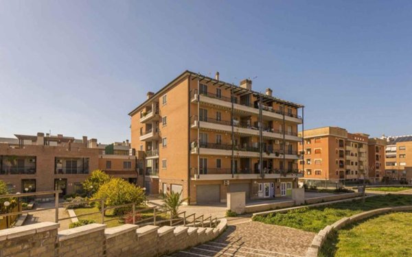 appartamento in vendita a Roma in zona Castelverde