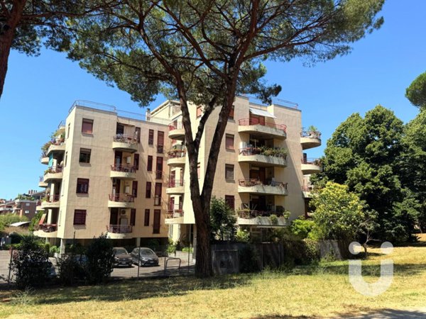 appartamento in vendita a Roma in zona Ardeatino