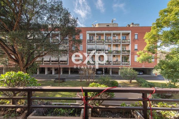 appartamento in vendita a Roma in zona Mostacciano