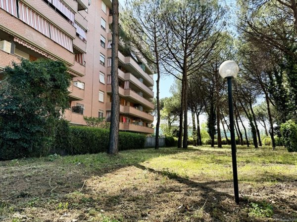appartamento in vendita a Roma in zona Tor Cervara