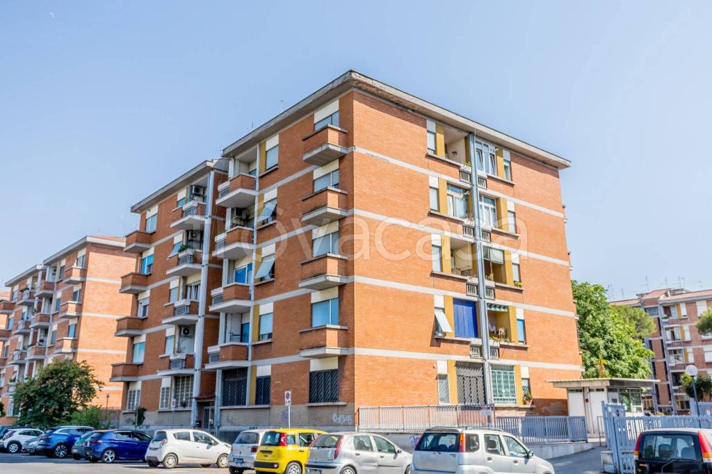 appartamento in vendita a Roma in zona Ostiense