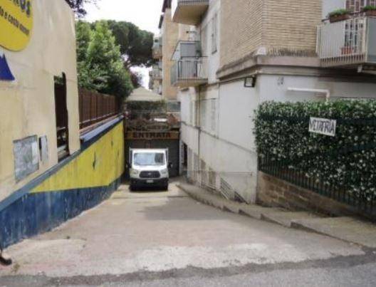 negozio in vendita a Roma in zona Torrevecchia