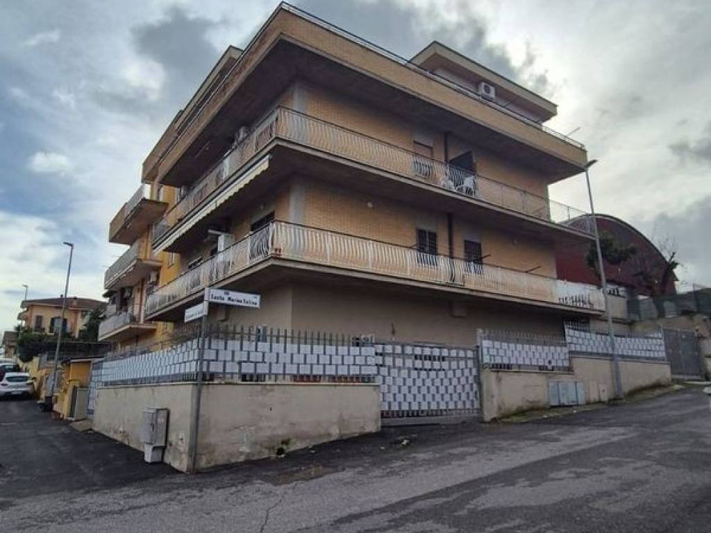 appartamento in vendita a Roma in zona Ponte di Nona