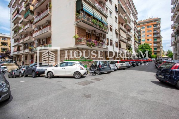 appartamento in vendita a Roma in zona Appio Claudio