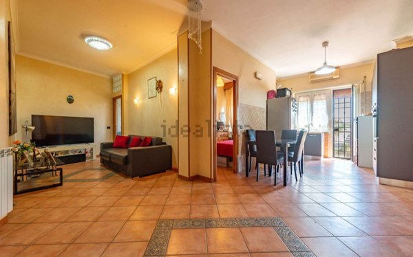 appartamento in vendita a Roma in zona Lunghezza