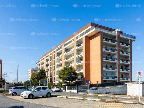 appartamento in vendita a Roma in zona Prenestino-Labicano