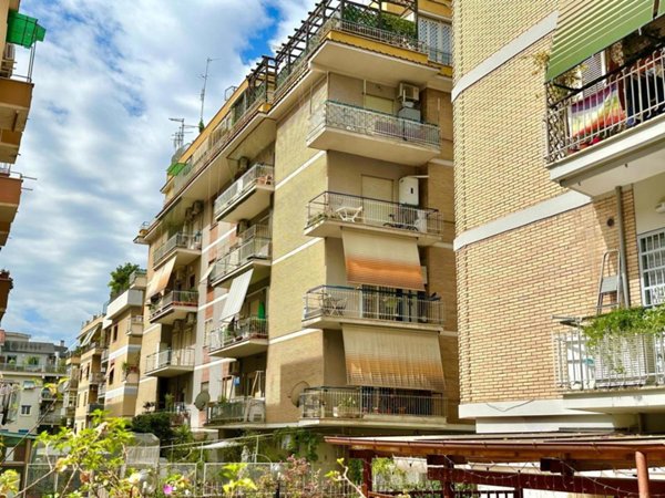 appartamento in vendita a Roma in zona Appio Latino