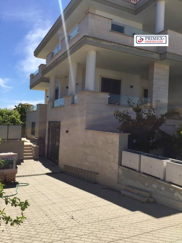 casa indipendente in vendita a Roma in zona Mezzocammino