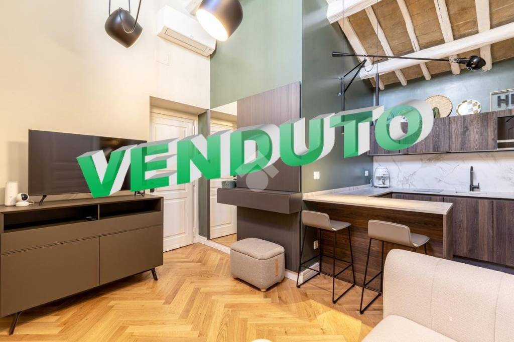 appartamento in vendita a Roma in zona Trevi-Colonna