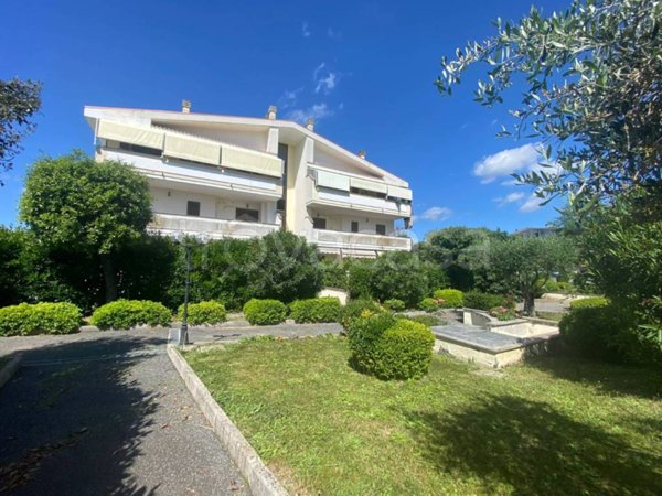 appartamento in vendita a Roma in zona Massimina/Casal Lumbroso