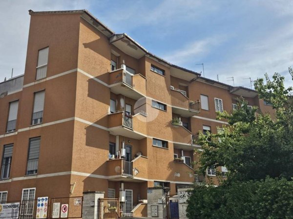 appartamento in vendita a Roma in zona Appio Claudio