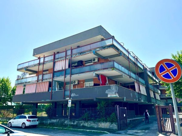 appartamento in vendita a Roma in zona Casal Monastero