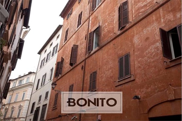 appartamento in vendita a Roma in zona Parione/Sant'Eustachio