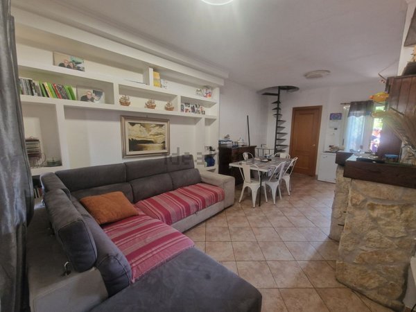 casa indipendente in vendita a Roma in zona Massimina/Casal Lumbroso