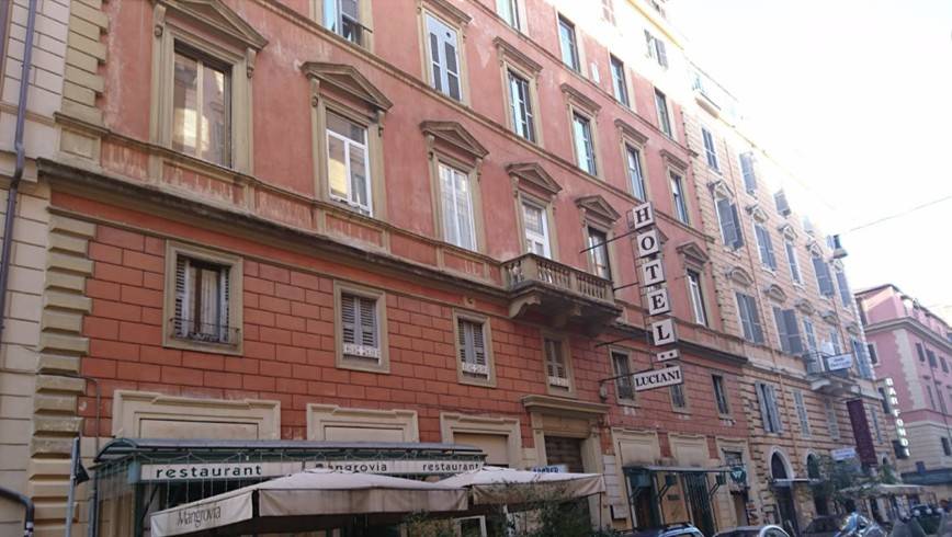 intera palazzina in vendita a Roma in zona Castro Pretorio