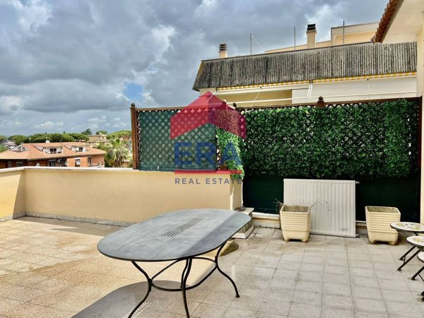 appartamento in vendita a Roma in zona Tomba di Nerone