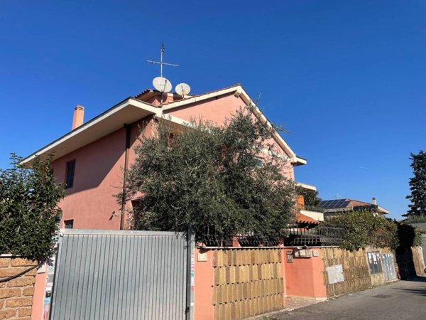 appartamento in vendita a Roma in zona Romanina