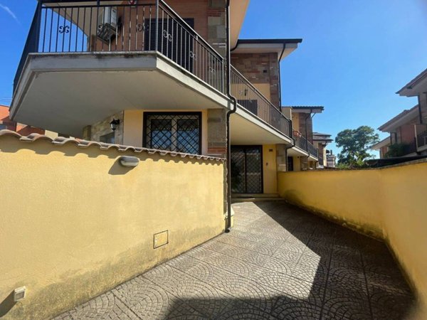casa indipendente in vendita a Roma in zona Acilia