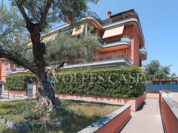 appartamento in vendita a Roma in zona Finocchio