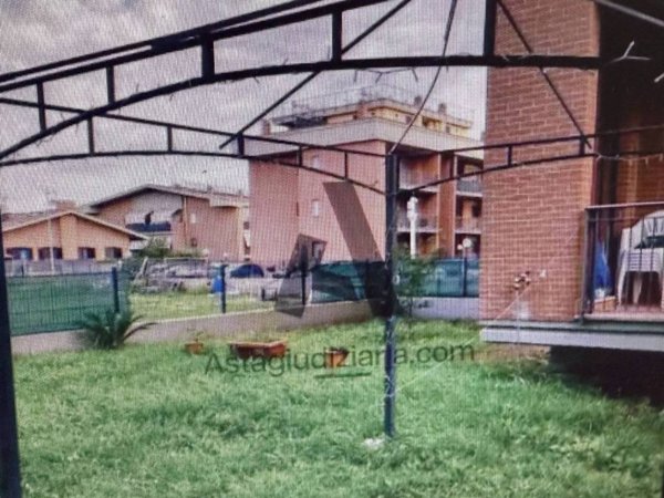 appartamento in vendita a Roma in zona Lunghezza