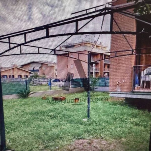 appartamento in vendita a Roma in zona Lunghezza