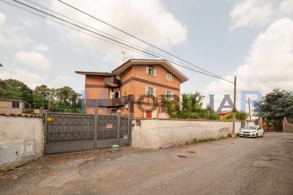 casa indipendente in vendita a Roma in zona Giuliano Dalmata
