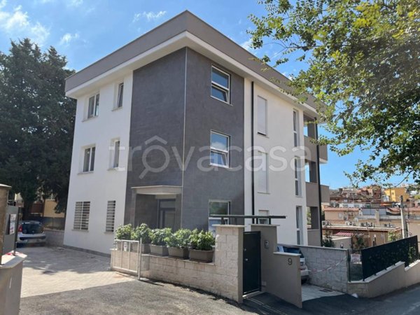 appartamento in vendita a Roma in zona Tomba di Nerone