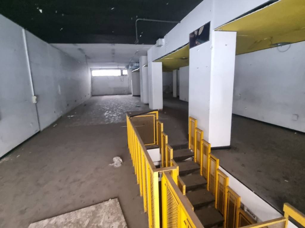 negozio in vendita a Roma in zona Collatino