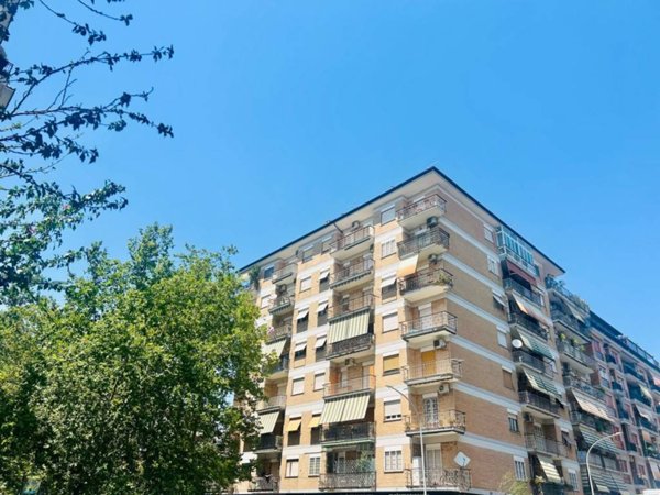 appartamento in vendita a Roma in zona Appio Claudio