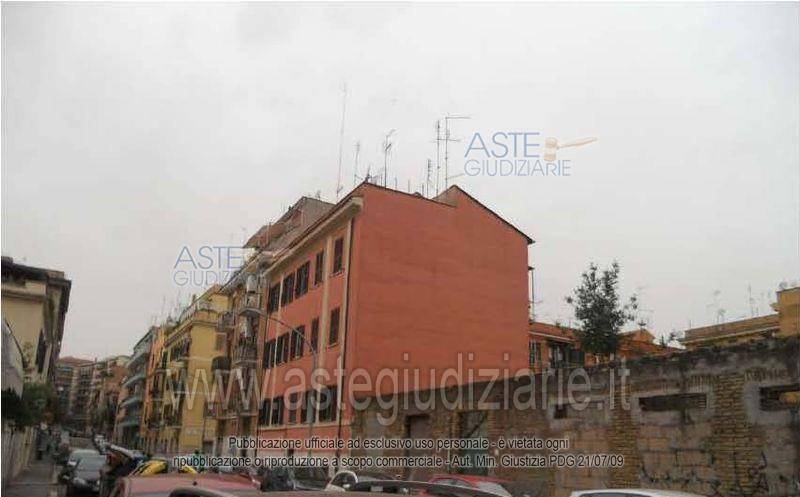 appartamento in vendita a Roma in zona Tuscolano