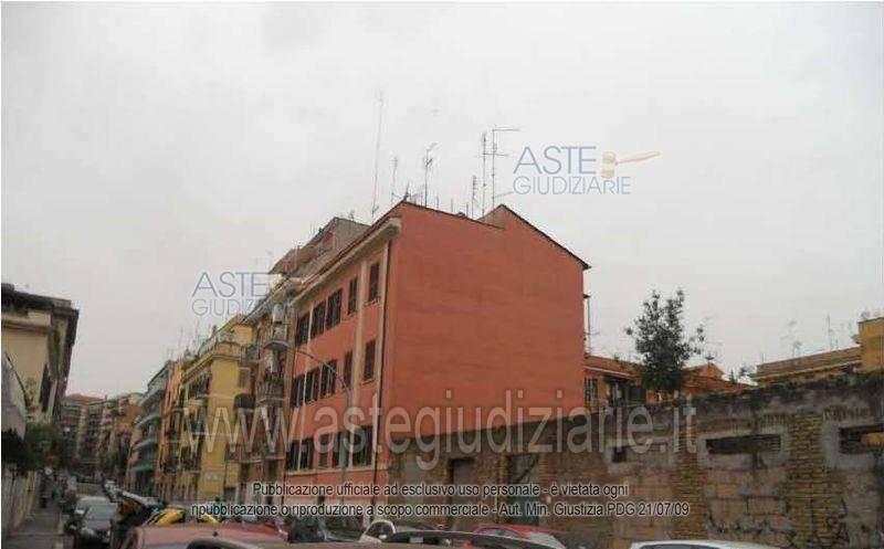 appartamento in vendita a Roma in zona Tuscolano