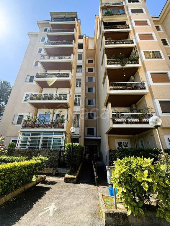 appartamento in vendita a Roma in zona Torre Gaia