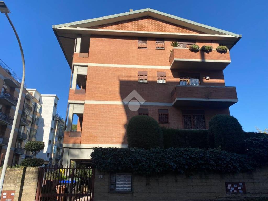appartamento in vendita a Roma in zona Giuliano Dalmata