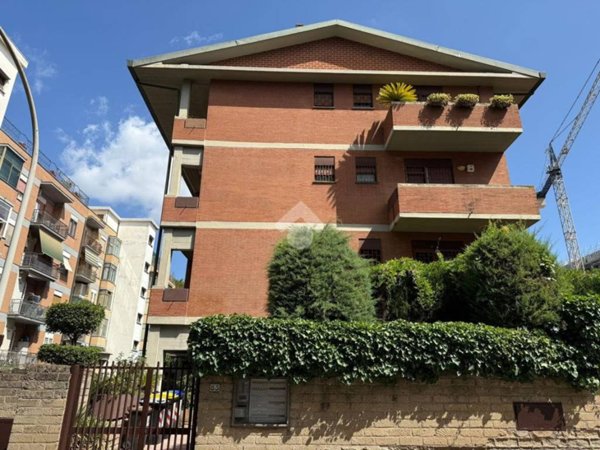appartamento in vendita a Roma in zona Giuliano Dalmata