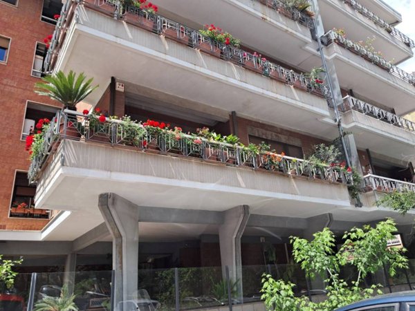 appartamento in vendita a Roma in zona Ostiense