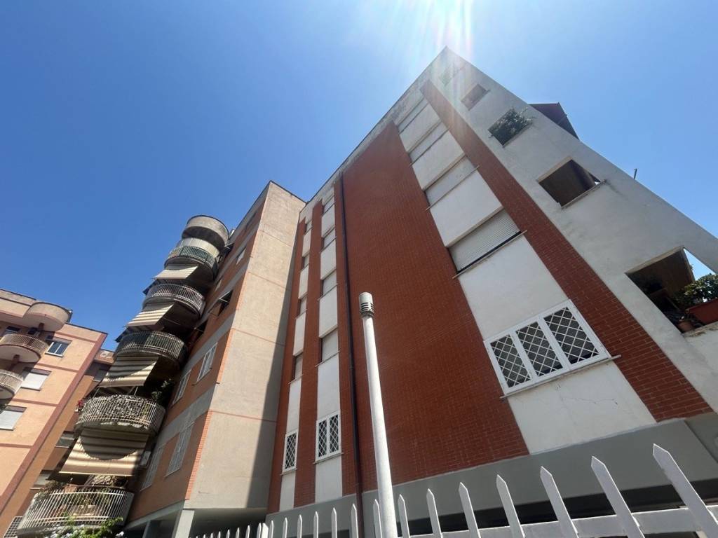 appartamento in vendita a Roma in zona Ponte Mammolo