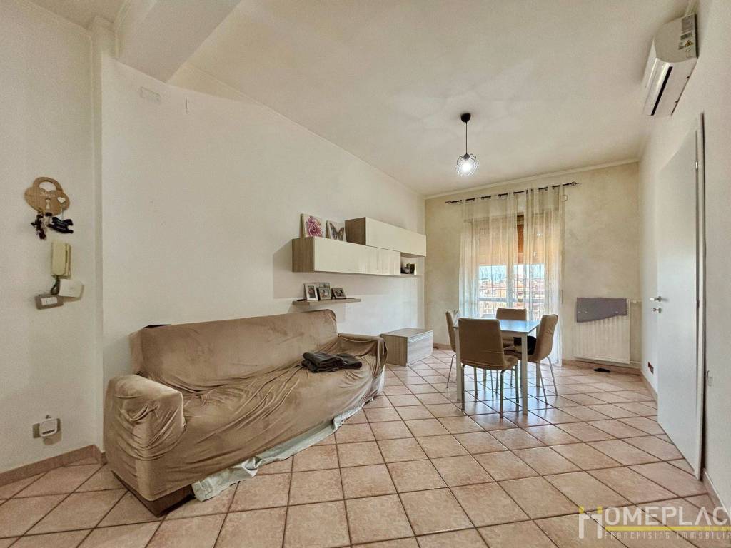 appartamento in vendita a Roma in zona Tor Bella Monaca