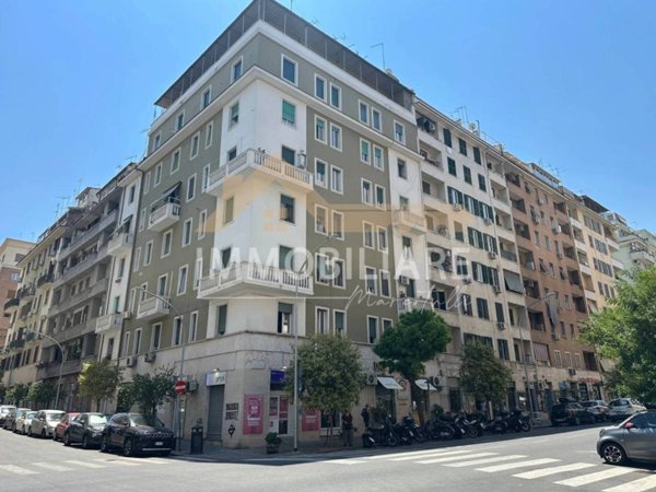 appartamento in vendita a Roma in zona Appio Latino