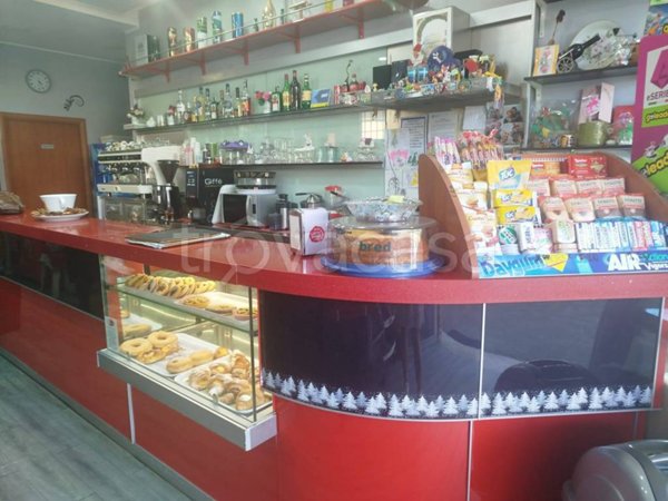 negozio in vendita a Roma in zona Tomba di Nerone