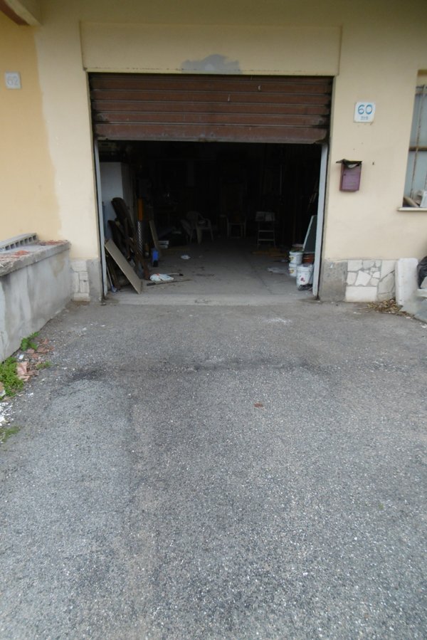 locale commerciale in vendita a Roma in zona Ponte Galeria