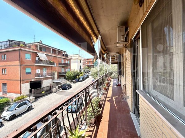 appartamento in vendita a Roma in zona Case Rosse