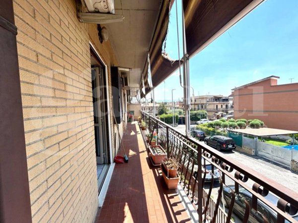 appartamento in vendita a Roma in zona Case Rosse