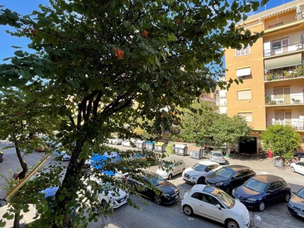 appartamento in vendita a Roma in zona Ostia