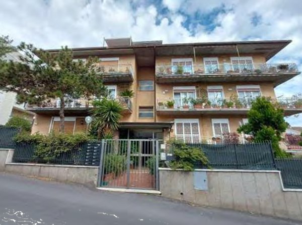 appartamento in vendita a Roma in zona Appio Pignatelli