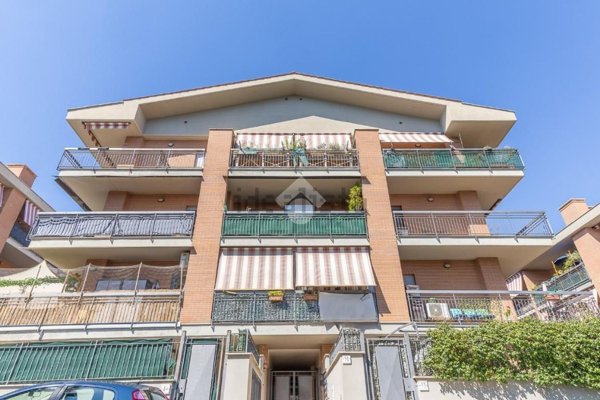 appartamento in vendita a Roma in zona Case Rosse