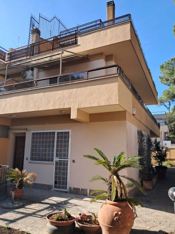 casa indipendente in vendita a Roma in zona Monte Sacro/Talenti