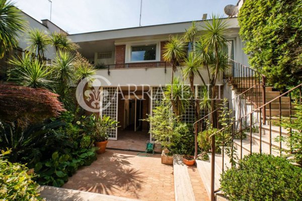 casa indipendente in vendita a Roma in zona Della Vittoria