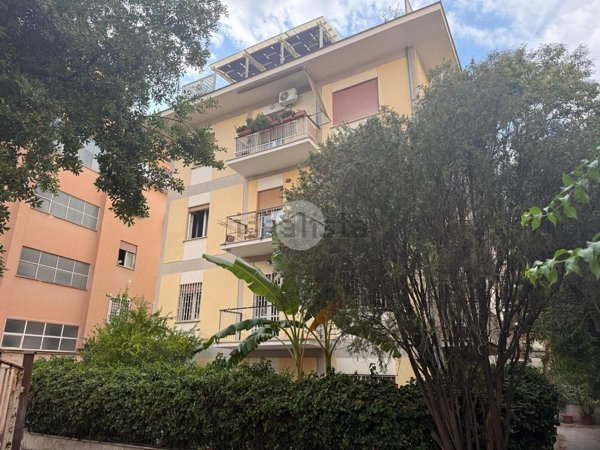appartamento in vendita a Roma in zona Ostiense